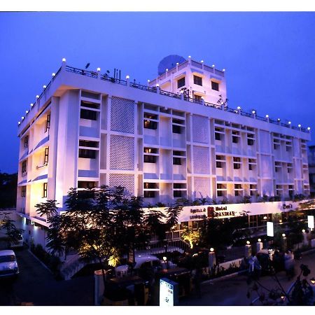 Hotel Pandian Ченай Екстериор снимка