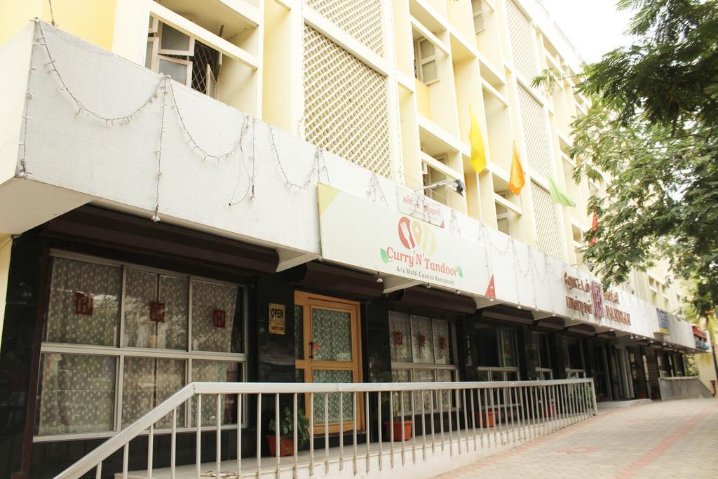 Hotel Pandian Ченай Екстериор снимка