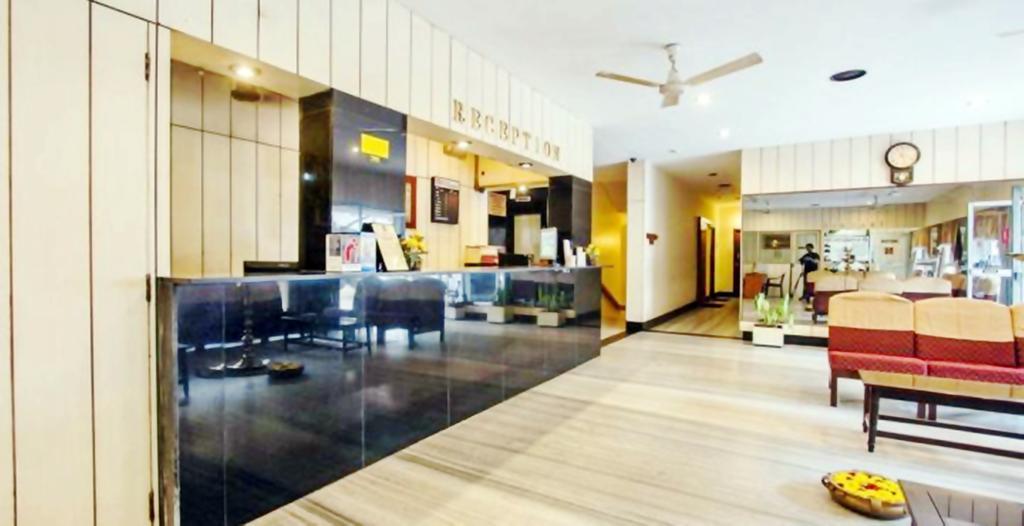 Hotel Pandian Ченай Екстериор снимка