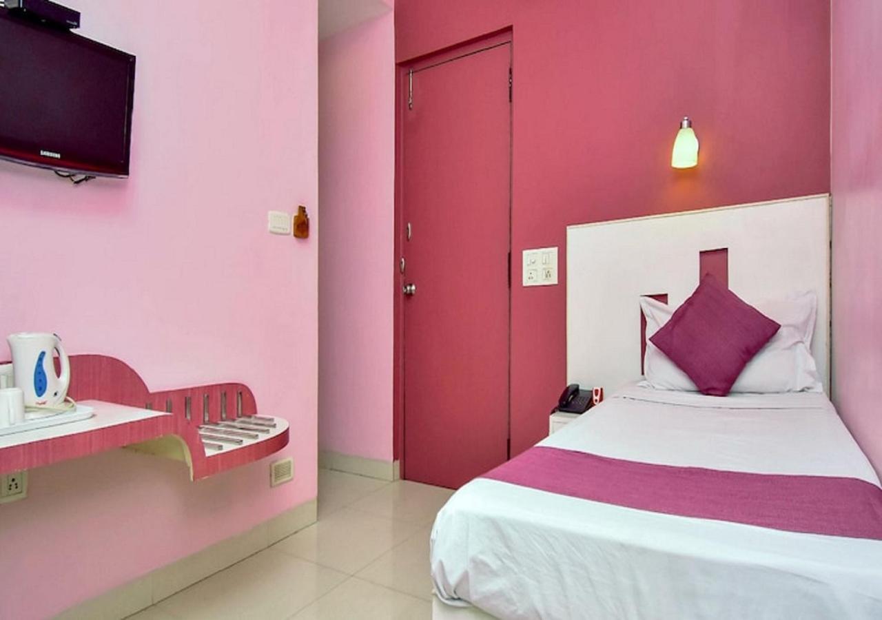Hotel Pandian Ченай Екстериор снимка