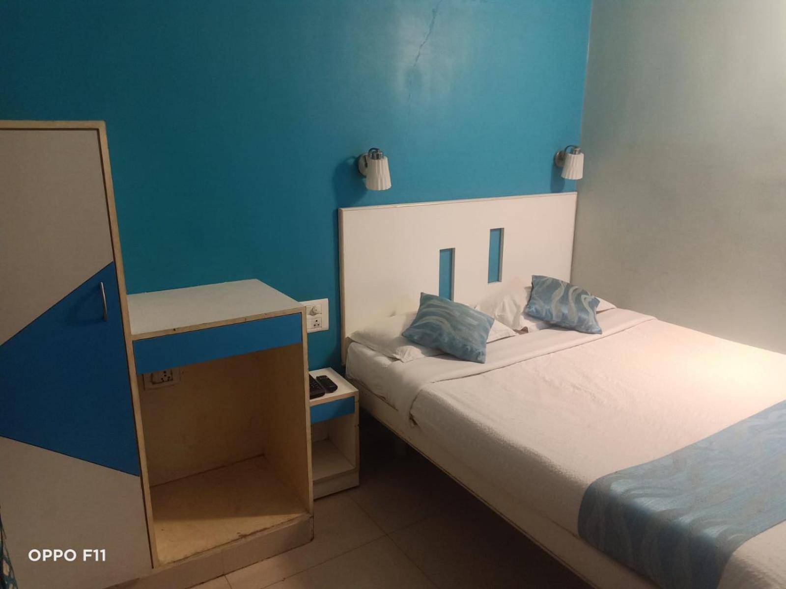 Hotel Pandian Ченай Екстериор снимка